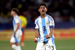 Soccer Football - FIFA World Cup U-20 - Semi final - Argentina v Colombia - Estadio Nacional, Santiago, Chile - October 15, 2025
Argentina's Julio Soler celebrates after the match REUTERS/Pablo Sanhueza