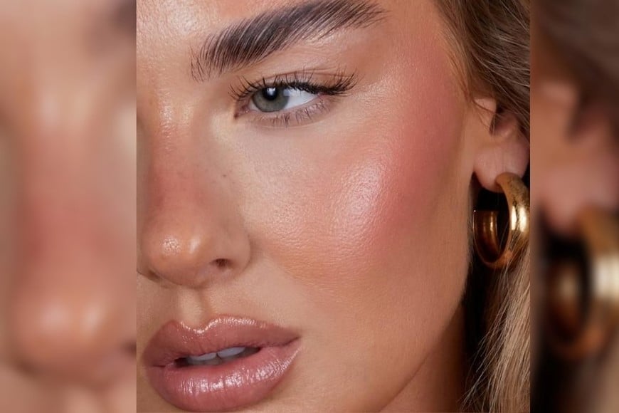 El efecto luminoso reduce la necesidad de retoques frecuentes.