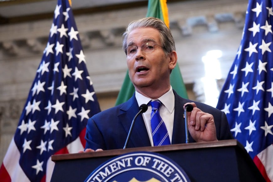 U.S. Treasury Secretary Scott Bessent speaks as he and U.S. Trade Representative Jamieson Greer hold a press conference on the sidelines of the IMF/World Bank annual meetings in Washington, D.C., U.S., October 15, 2025. REUTERS/Ken Cedeno