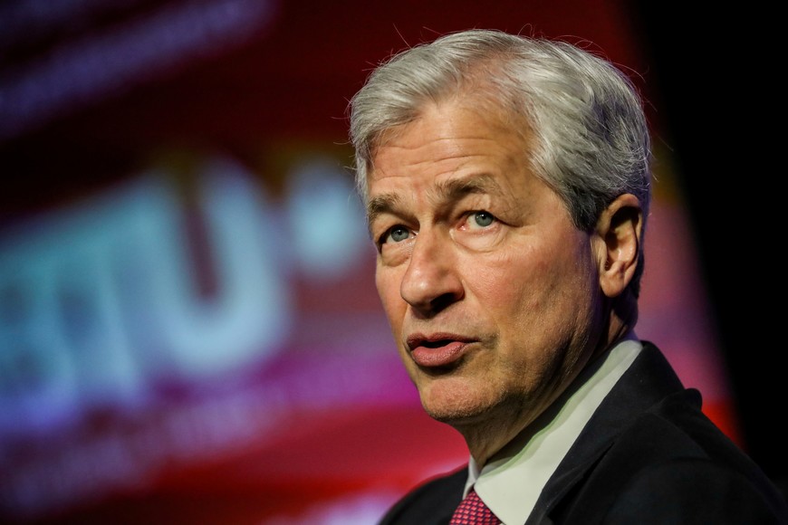 FILE PHOTO: JPMorgan Chase CEO Jamie Dimon speaks at the North America's Building Trades Unions (NABTU) 2019 legislative conference in Washington, U.S., April 9, 2019. REUTERS/Jeenah Moon/File Photo