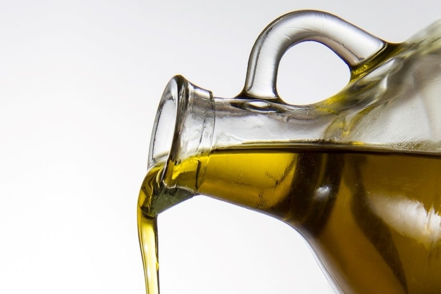 “Aceite de oliva virgen extra de primera presión en frío, marca Olea Nativa – olive oil”