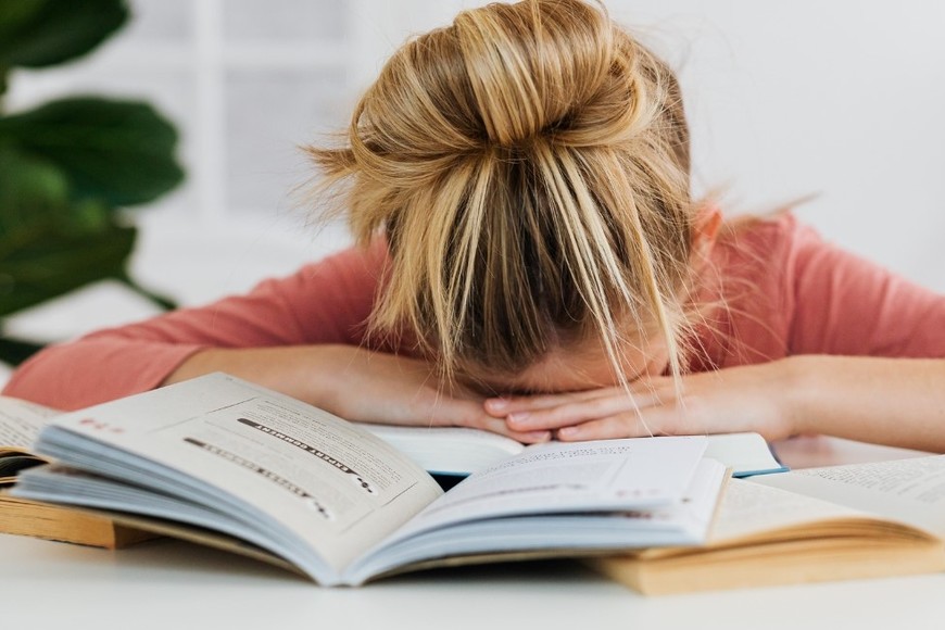 Una rutina de estudio organizada y sistemática es fundamental.