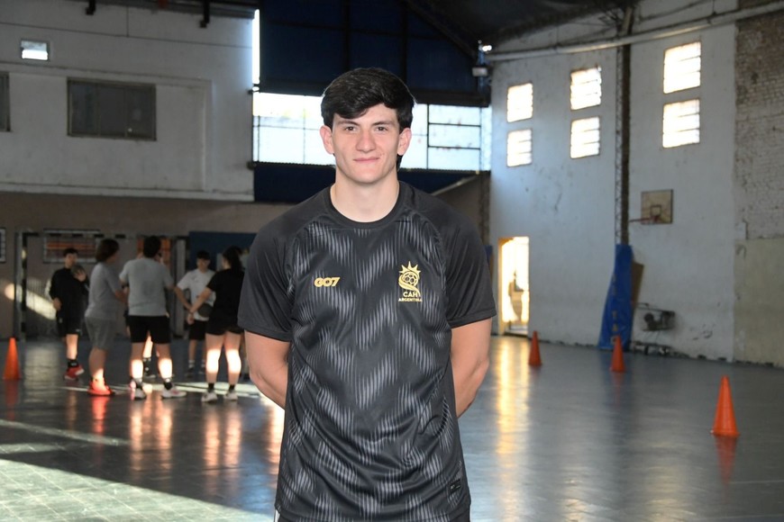 Matías Beber, entrenador handball IL. Peretz, y entrenador seleccionado menor provincia de Santa Fe. Crédito. Manuel Fabatía.