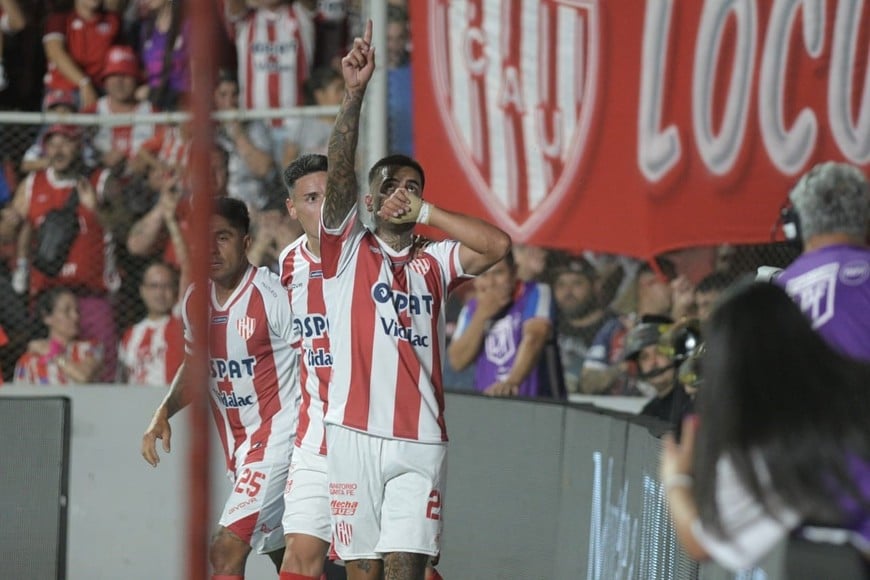 GOL DE COLAZO | Unión-Defensa y Justicia | Torneo Clausura Fecha 13 | Estadio 15 de Abril. Foto: Manuel Fabatía