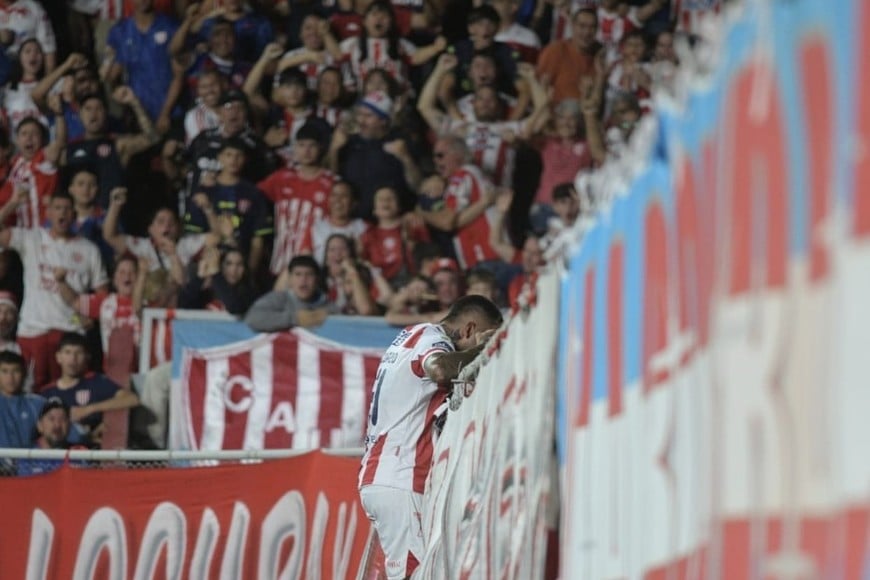 Unión vs. Defensa y Justicia. Foto: Manuel Fabatía