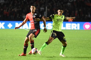 Lionel Picco, cuando vestía la camiseta de Colón. Platense lo compró, fue campeón pero el Calamar no lo pagó. Debe mucho dinero y desde hace mucho tiempo.