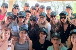 La historia de la promoción 1975 se mantiene viva en cada reunión y recuerdo compartido.