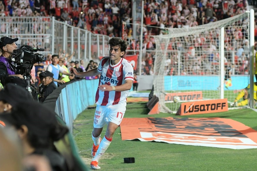 GOL DE PALAVECINO O EN CONTRA DE DEFENSA | Unión-Defensa y Justicia | Torneo Clausura Fecha 13 | Estadio 15 de Abril. Foto: Manuel Fabatía