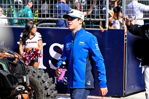 Oct 19, 2025; Austin, TX, USA; BWT Alpine F1 Team driver Franco Colapinto (43) of Team Argentina walks on the track to ride in the driver’s parade before the start of the 2025 US Grand Prix at Circuit of The Americas Austin. Mandatory Credit: Jerome Miron-Imagn Images