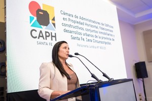 CPN Natalia Cerquetti, presidenta de la Cámara.