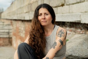 “Ella aprende que se puede todo, pero cada vez sale más caro”, cuenta Balbuena en alusión a la protagonista de “Sutura”. Foto: Gentileza Laura C. Vela