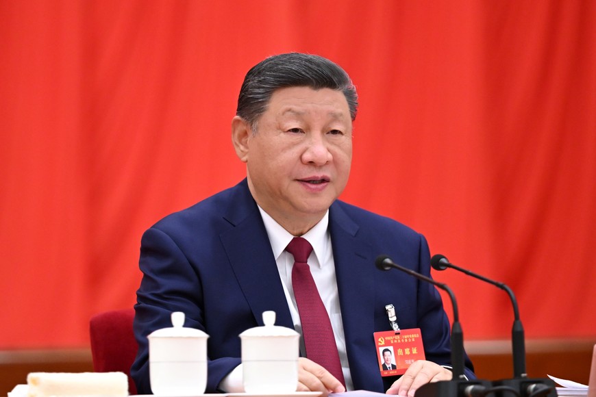 (251023) -- BEIJING, 23 octubre, 2025 (Xinhua) -- Xi Jinping, secretario general del Comité Central del Partido Comunista de China (PCCh), pronuncia un importante discurso en la cuarta sesión plenaria del XX Comité Central del PCCh, en Beijing, capital de China. El XX Comité Central del PCCh celebró su cuarta sesión plenaria en Beijing desde el lunes hasta el jueves. (Xinhua/Xie Huanchi) (jg) (ah) (ce)