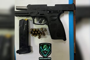 La poderosa pistola que fue incautada. Foto: El  Litoral