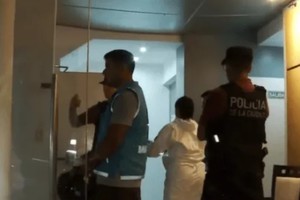Fiscalía ordenó un allanamiento en el departamento de la pareja. Foto: LAM