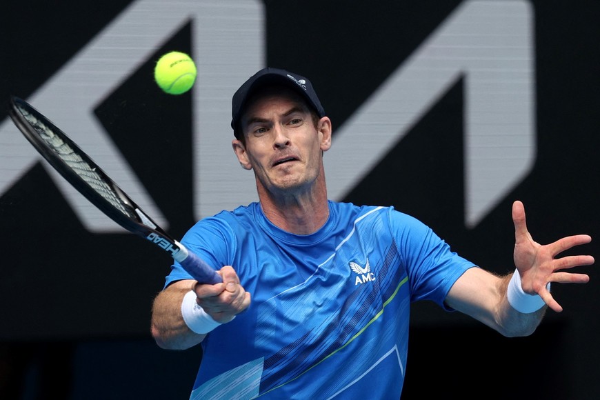 Tennis - ATP 250 - Melbourne Summer Set - Melbourne Park, Melbourne, Australia - January 4, 2022 Britain's Andy Murray in action during his round of 32 match against Argentina's Facundo Bagnis REUTERS/Loren Elliott