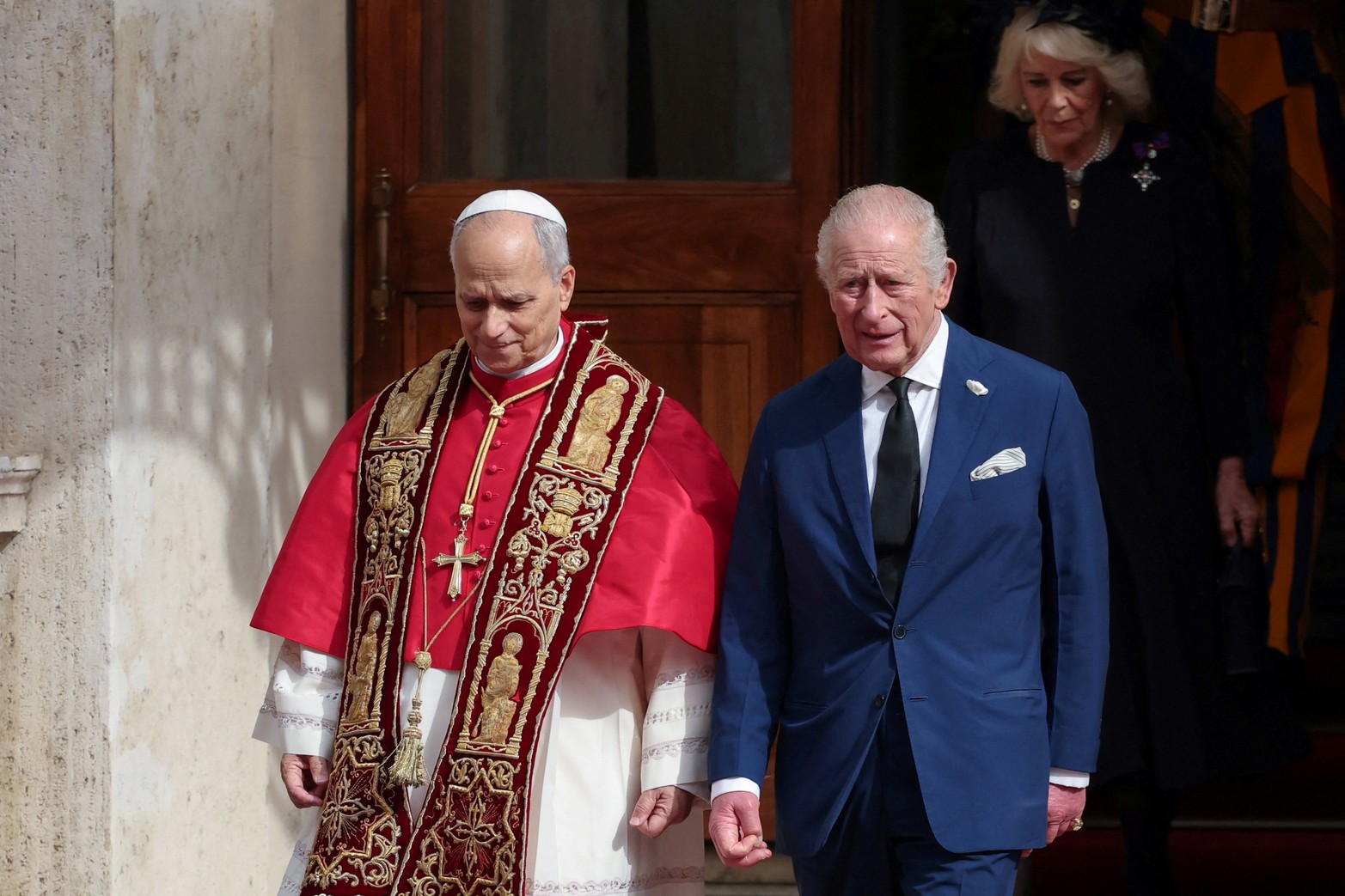 El papa León y Carlos III, camino hacia el encuentro ecuménico.