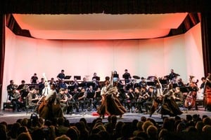 La Banda Sinfónica Municipal brilló con un repertorio que fusionó tango y folclore.