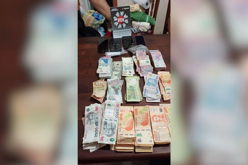 En total se secuestraron 38 teléfonos celulares que serán peritados. Foto: El Litoral