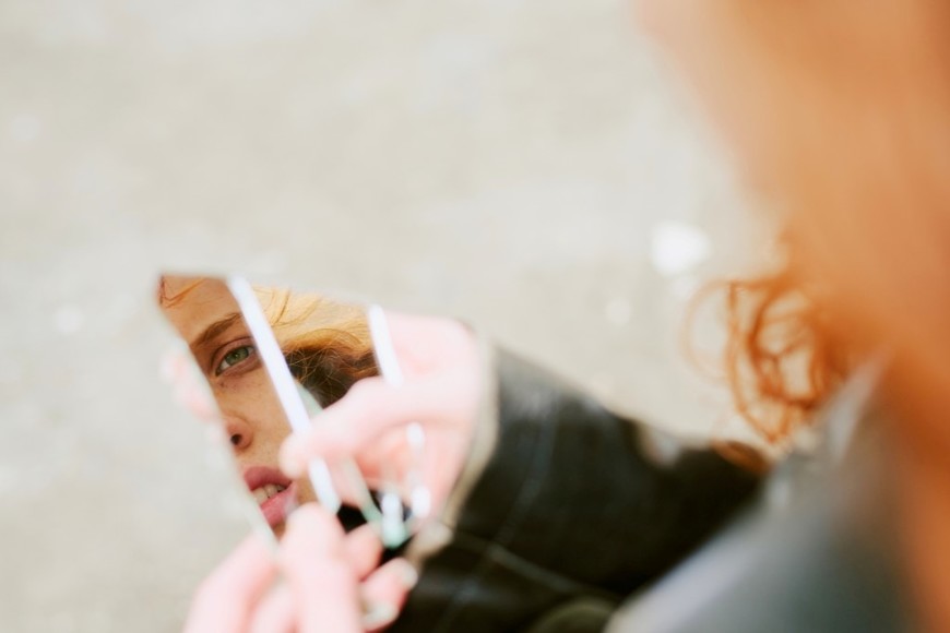 La superstición de los espejos rotos se mantiene vigente en diversas culturas alrededor del mundo.