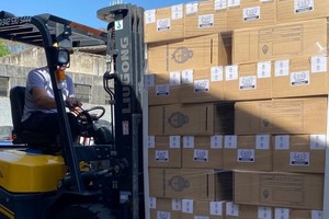 Continúa el envío de urnas a depósitos, para su posterior distribución en los establecimientos. Crédito: CNE