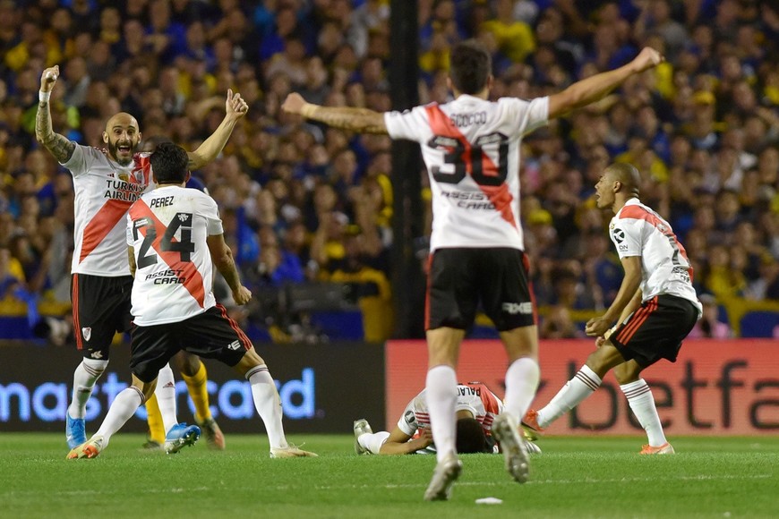 Soccer Football - Copa Libertadores - Semi Final - Second Leg - Boca Juniors v River Plate - Alberto J. Armando Stadium, Buenos Aires, Argentina - October 22, 2019   River Plate players celebrate after the match   REUTERS/Pablo Stefanec  NO RESALES. NO ARCHIVES
pinola
