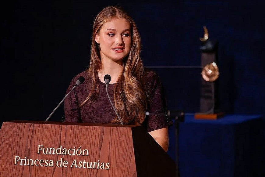 La princesa Leonor de Borbon durante la entrega de premios Princesa de Asturias 2025, este viernes en Oviedo, España.
