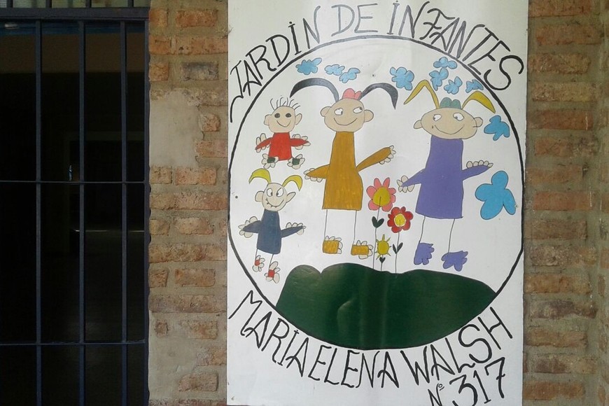 El ingreso al jardín “María Elena Walsh”. Fue saqueado varias veces. Crédito: Archivo El Litoral