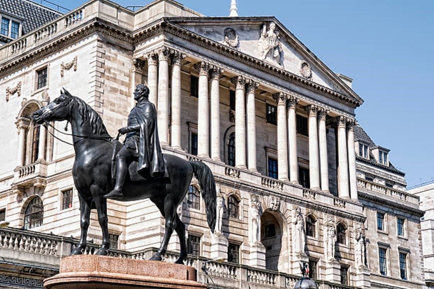 Edificio sede del Banco de Inglaterra, en Londres. Es el banco central del Reino Unido y el encargado de dictar la política monetaria del país a través de su Comité de Política Monetaria.