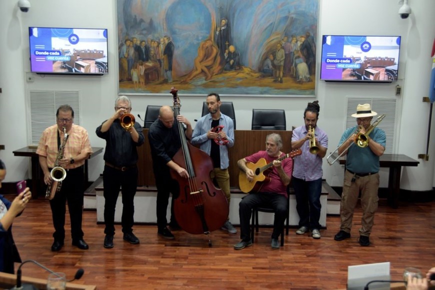 Día del Jazz Santafesino: El encuentro contó con la participación musical en vivo de Charly Avveduto, Pedro Casís, Luli Molinas, Luciano Casas, Cacho Hussein, Pepi Dallo y Rubén Carughi.