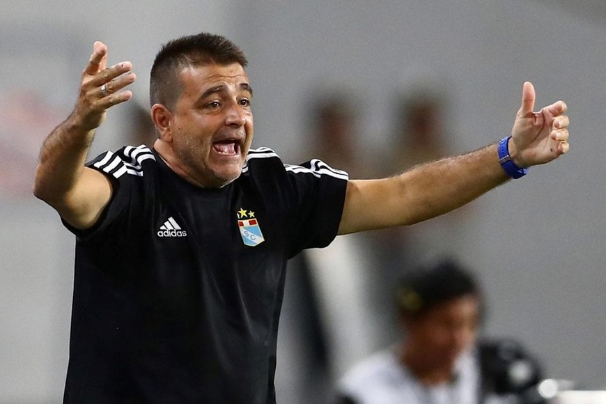 Claudio Vivas. El aporte de un técnico con recorrido internacional.