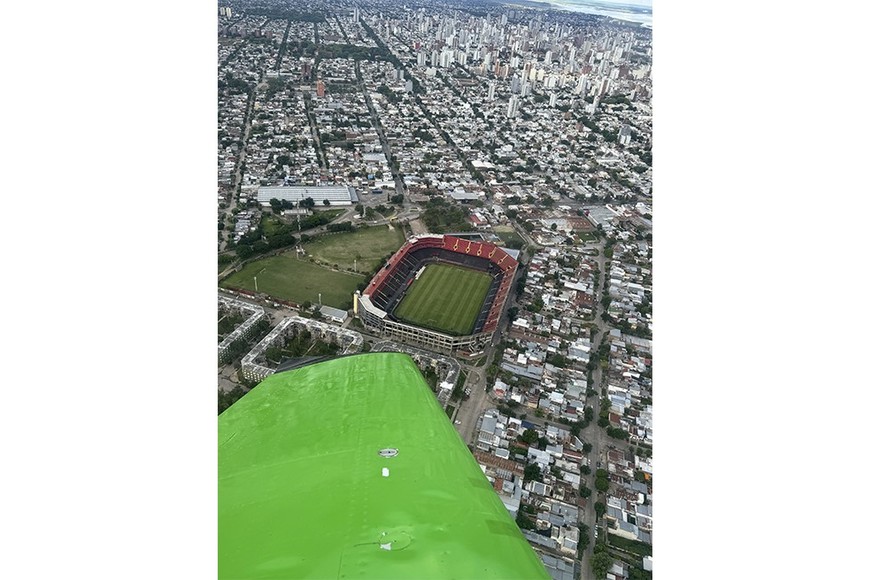 El sur de la capital santafesina y el imponente estadio de Colón.  Gentileza Miguel Astudillo