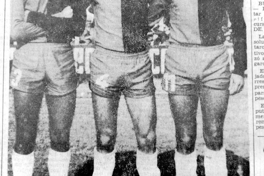 El Mono junto a Edgar Fernández y el Bambi Araos, dos excelentes marcadores de punta de aquellos tiempos en Colón, que jugaron ese clásico del 1 a 0.