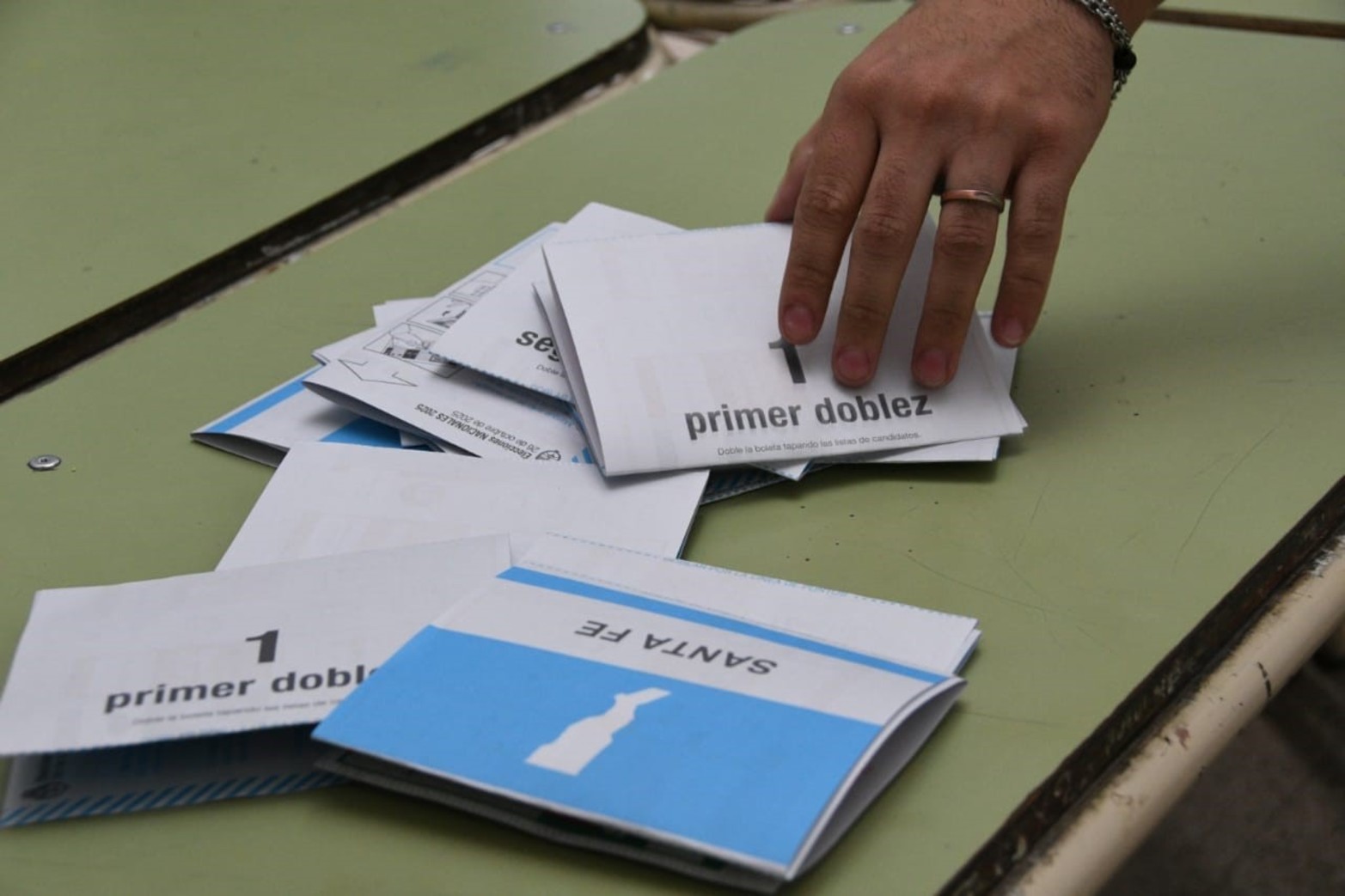 El nivel de participación fue de 66%, según las estimaciones oficiales. 