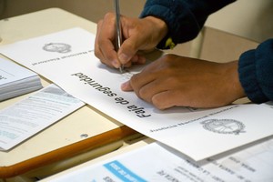 El escrutinio definitivo mantiene en vilo a nueve distritos, con CABA en el centro. Crédito: Archivo / Flavio Raina.