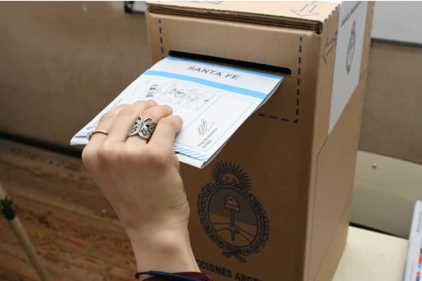En la Escuela Normal, la jornada electoral comenzó con normalidad Foto: Flavio Raina