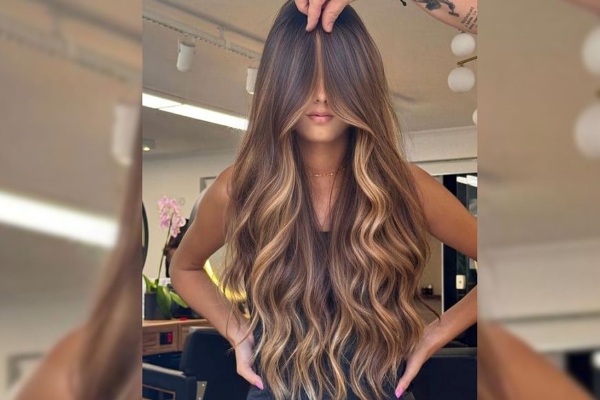 Reflejos tridimensionales que aportan brillo y movimiento a cada mechón.