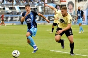 Imagen del primer tiempo que se jugó entre Gimnasia de Jujuy y Madryn en el noroeste del país. Lo ganaba el local por 1 a 0.