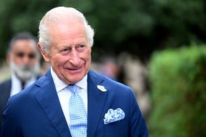 El monarca británico vivió un momento tenso a causa de su hermano Andrés. 