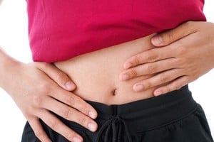 Es un fármaco de uso frecuente en tratamientos prolongados y requiere control médico.