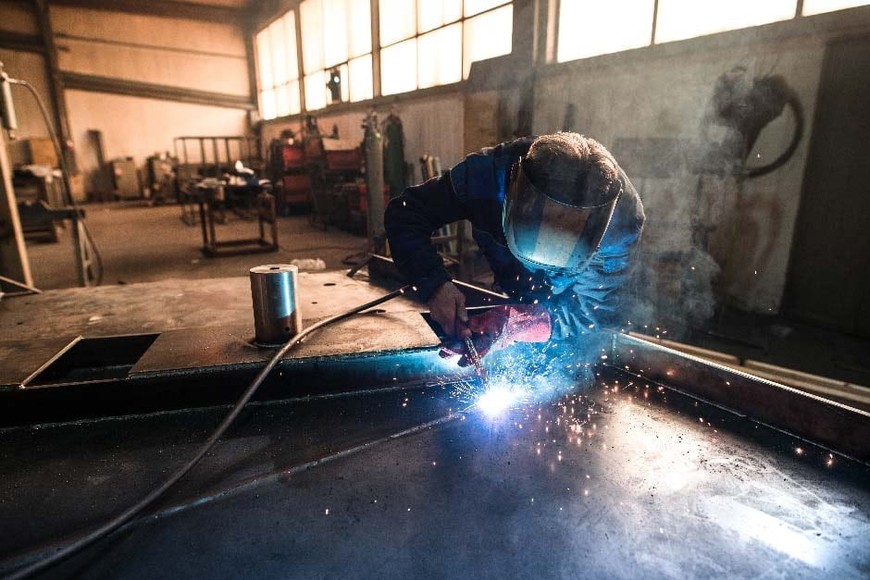 Los altos costos laborales y la creciente litigiosidad complican la generación de empleo formal.