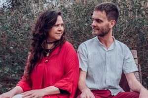 “Profesores del ISM”: El dúo integrado por José Bulos (piano) y Chela Martínez (flauta y voz) interpretará «Litoral», una propuesta que incluirá obras para flauta, piano y voz del cancionero regional en versiones propias.