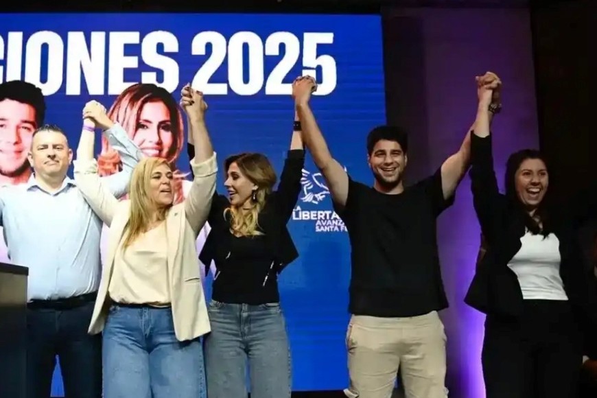 En el festejo, los diputados electos junto a Romina Diez.