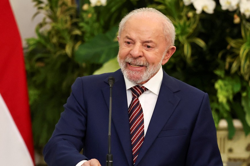 Brazil's President Luiz Inacio Lula da Silva speaks during a joint press conference with Indonesia’s President Prabowo Subianto following their meeting at Merdeka Palace in Jakarta, Indonesia, October 23, 2025. REUTERS/Willy Kurniawan