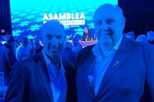 Los dirigentes Tatengues en la Asamblea General de AFA.