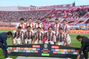 El equipo que arrancó con Defensa y Justicia, que será el mismo que jugará este viernes en el Parque ante Newell's.