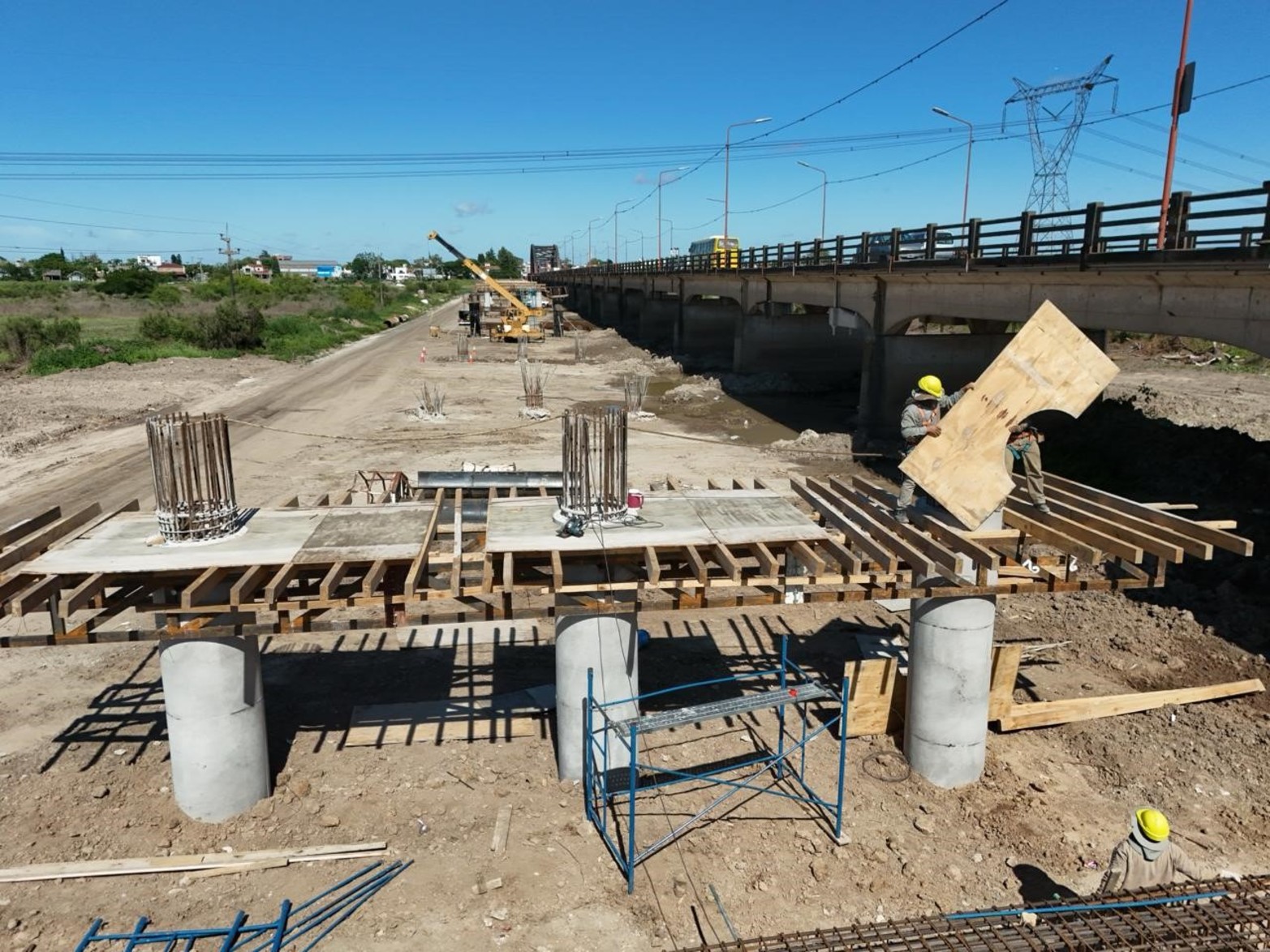 Nuevo puente Carretero: así son los trabajos en el río Salado para levantar las columnas