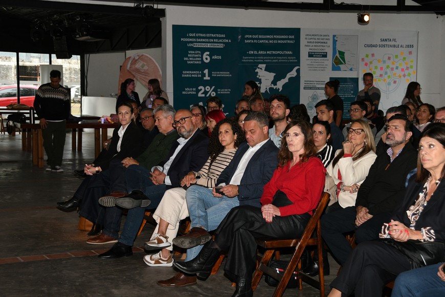 Actividades y debates en torno al futuro urbano y la gestión ambiental. Crédito: Manuel Fabatía.
