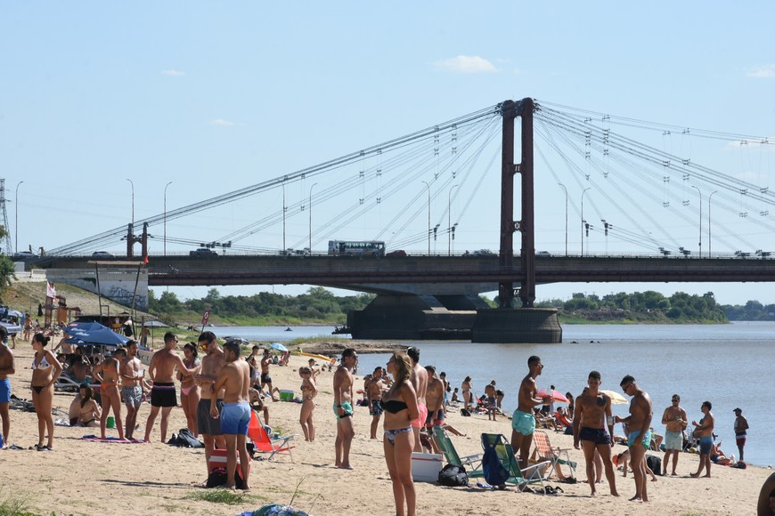 Preparativos en los paradores de la ciudad de cara a la temporada. Crédito: Luis Cetraro.