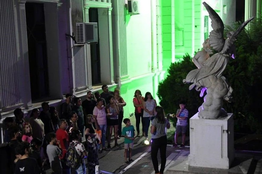 "Una noche en el cementerio". Foto:  Gentileza producción