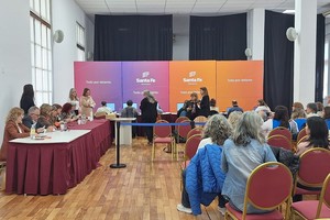 Los actos se desarrollan de manera simultánea en las sedes de Santa Fe, Rosario y Reconquista.